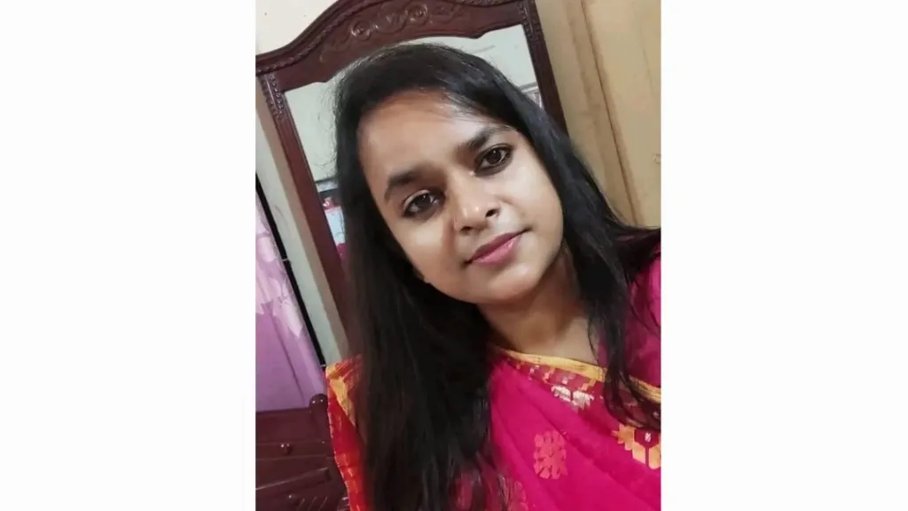 গফরগাঁওয়ের কৃতী সন্তান রুনা লায়লা হলেন উপসচিব
