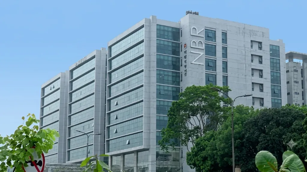 সিগারেটের মূল্যস্তর বদলে জুলাইয়ে রাজস্ব আদায় কমেছে ৪৫ শতাংশ