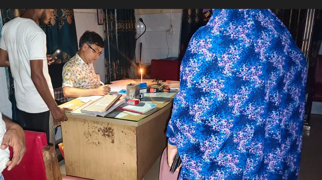 Srimangal Hospital: Emergency Services by Candlelight Amid Load Shedding