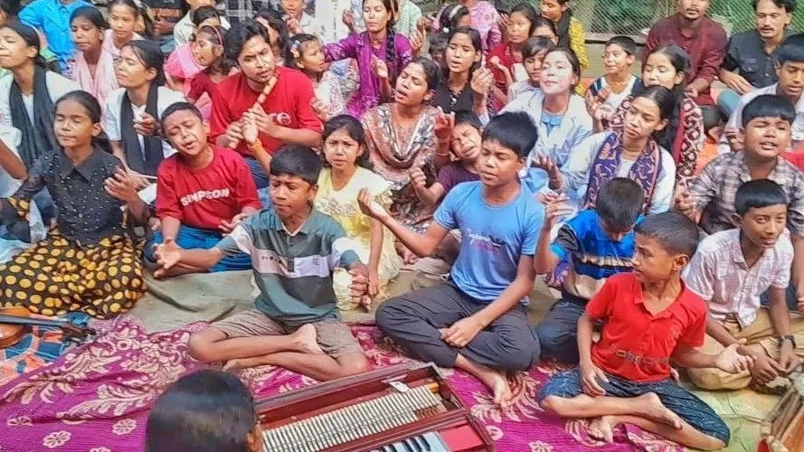 'Mayer Tori' reconnects children with folk roots in northern Bangladesh